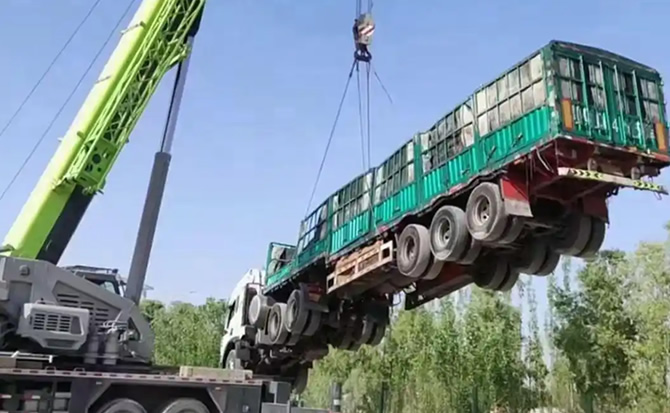 富平道路脱困救援案例